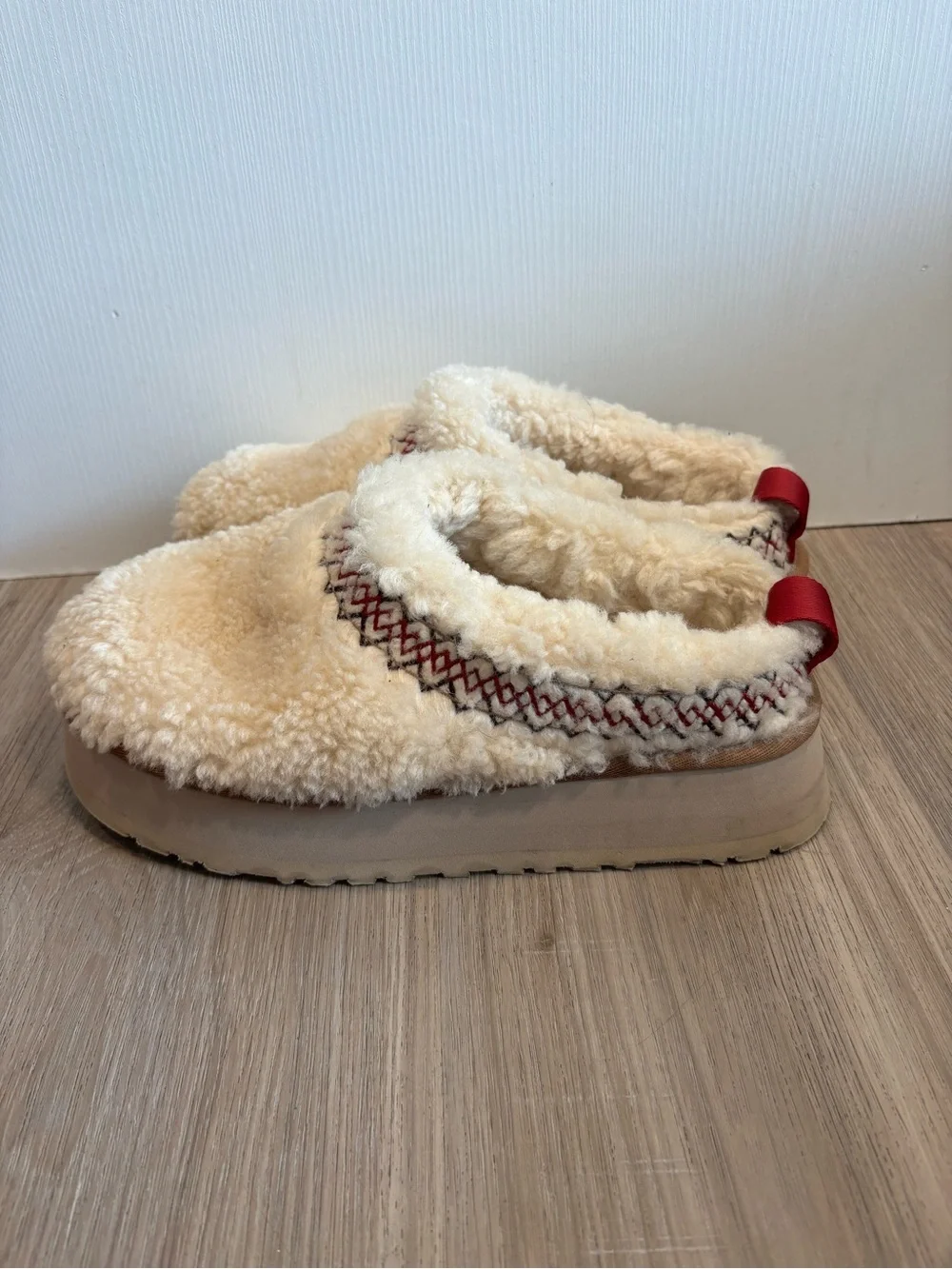 UGG Tazz Heritage Braid Natural Sheepskin Slipper Women’s Size 8 US Platform